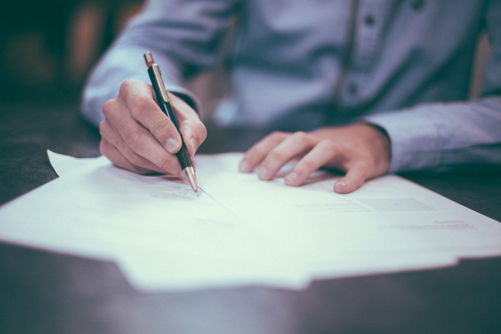 Consulta Gratuita con los Mejores Abogados Para Proceso de una Demanda por Lesiones en un Accidente, Responsable de Accidente y Lesiones Cercas de Mí en La Verne California